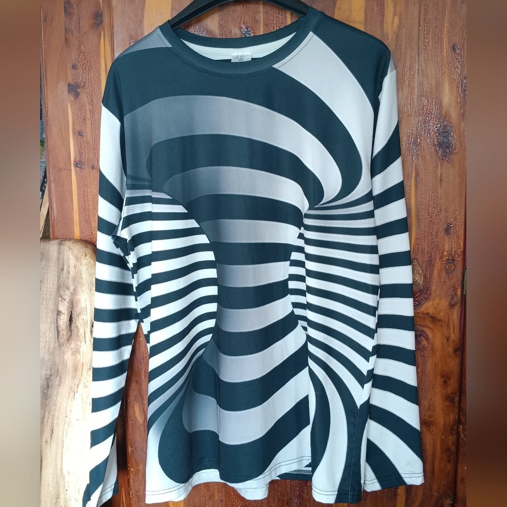 Black and White Optical Illusion Long Sleeve Shirt